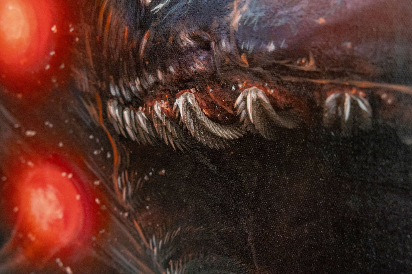 A close up of the teeth.